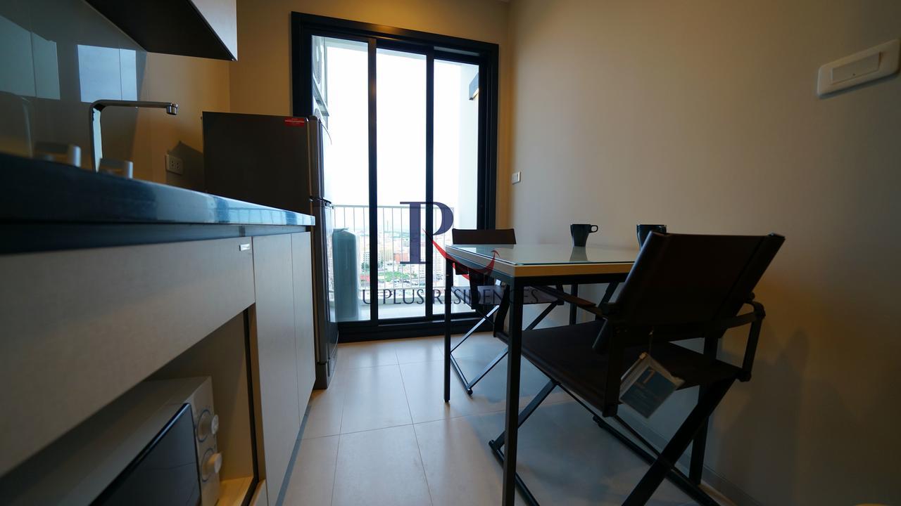 The Base Pattaya Apartment Luaran gambar