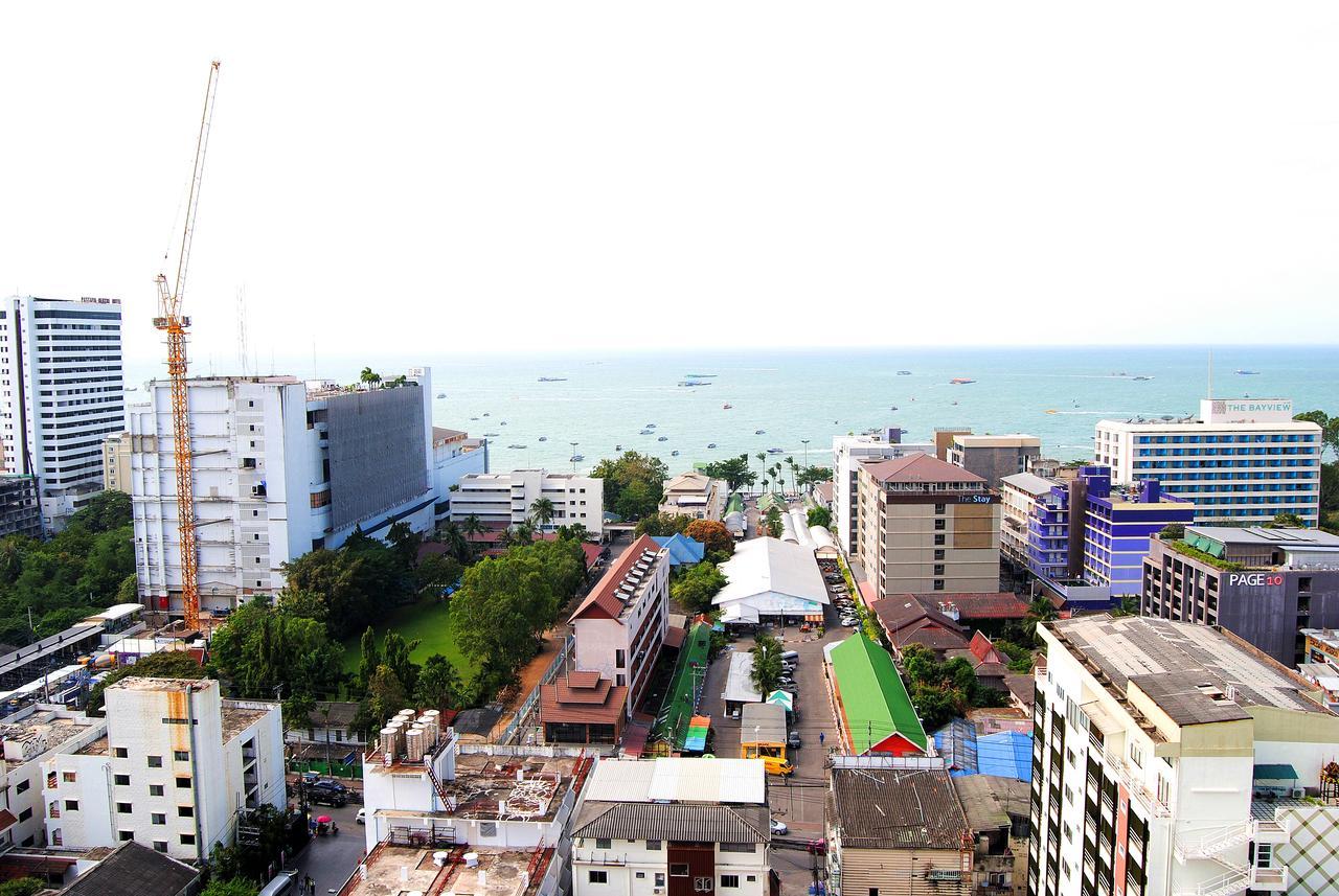 The Base Pattaya Apartment Luaran gambar